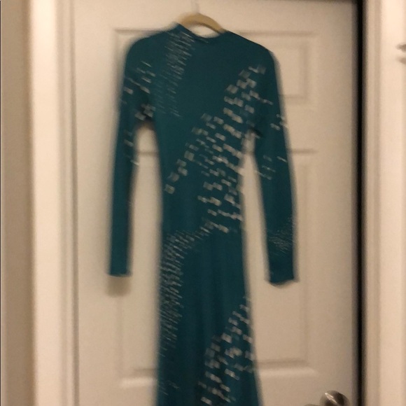 Stunning Issa wraparound dress - Picture 4 of 4